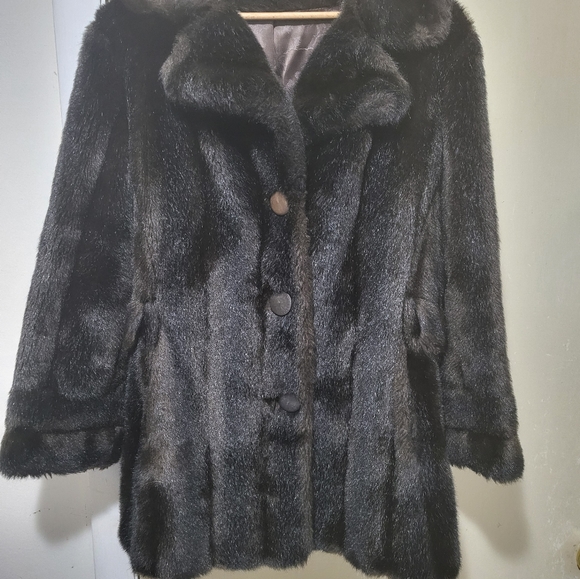 Faux Fur coat - Picture 11 of 11